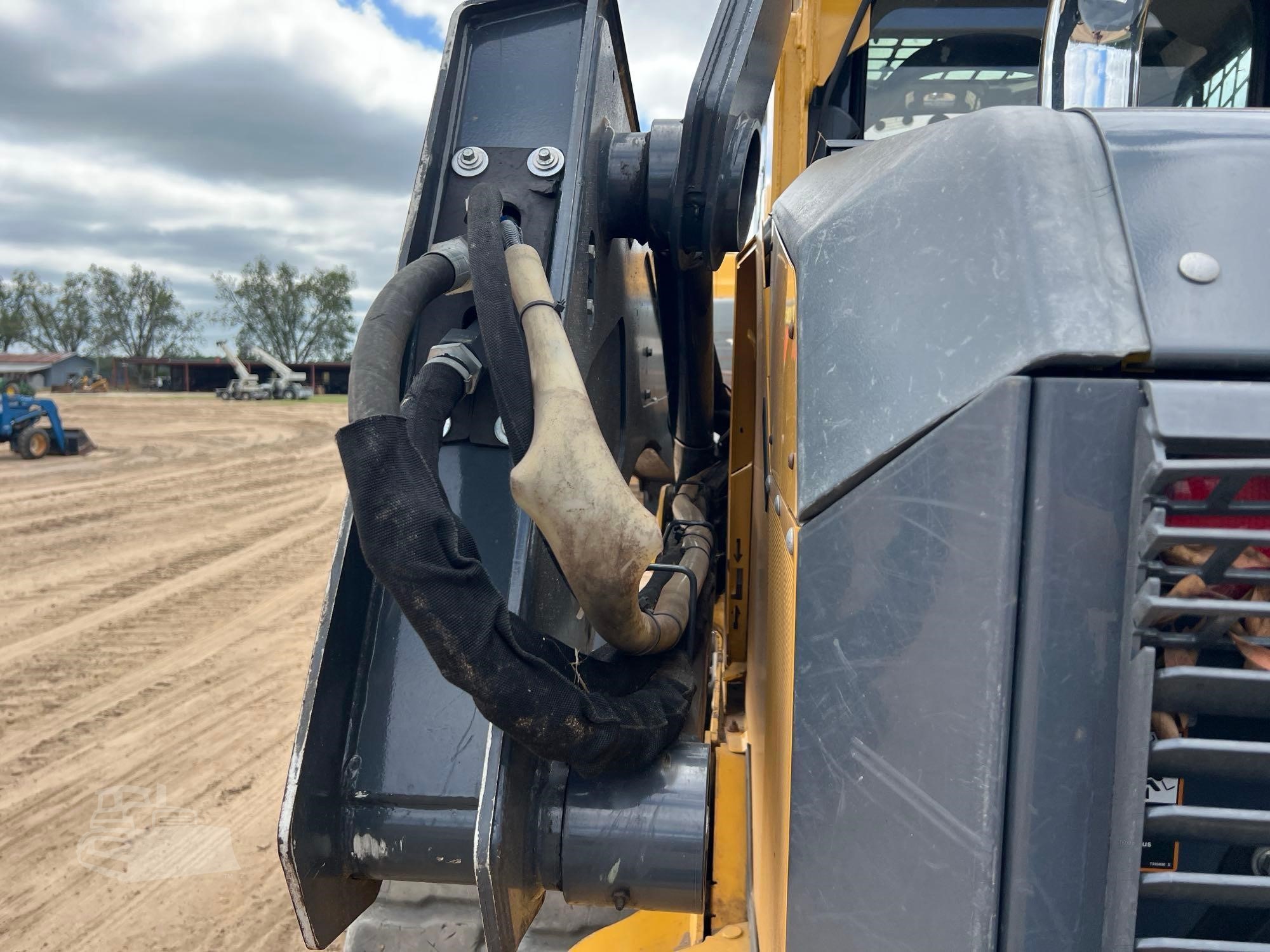 2022 John Deere 333G
