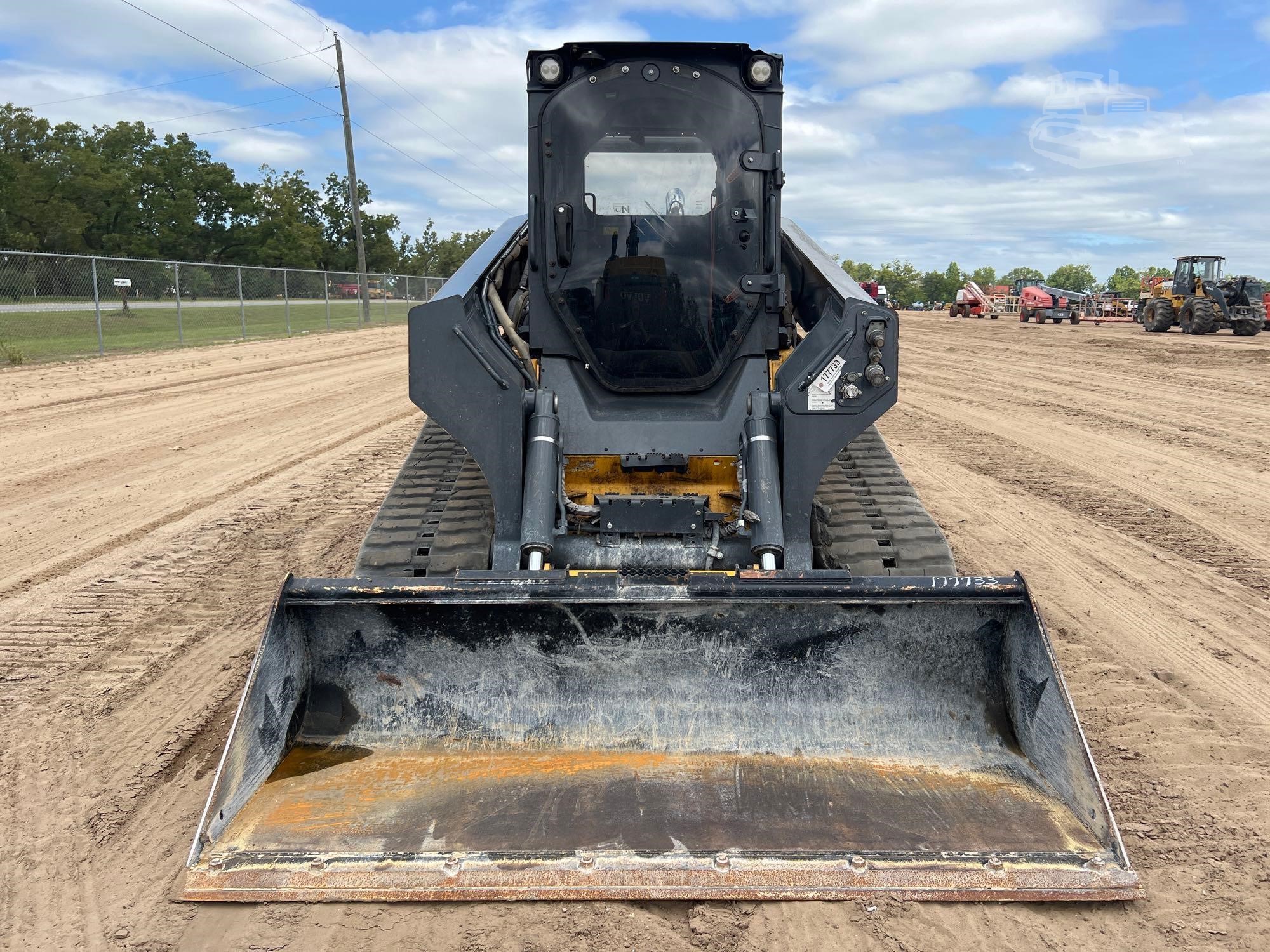 2022 John Deere 333G