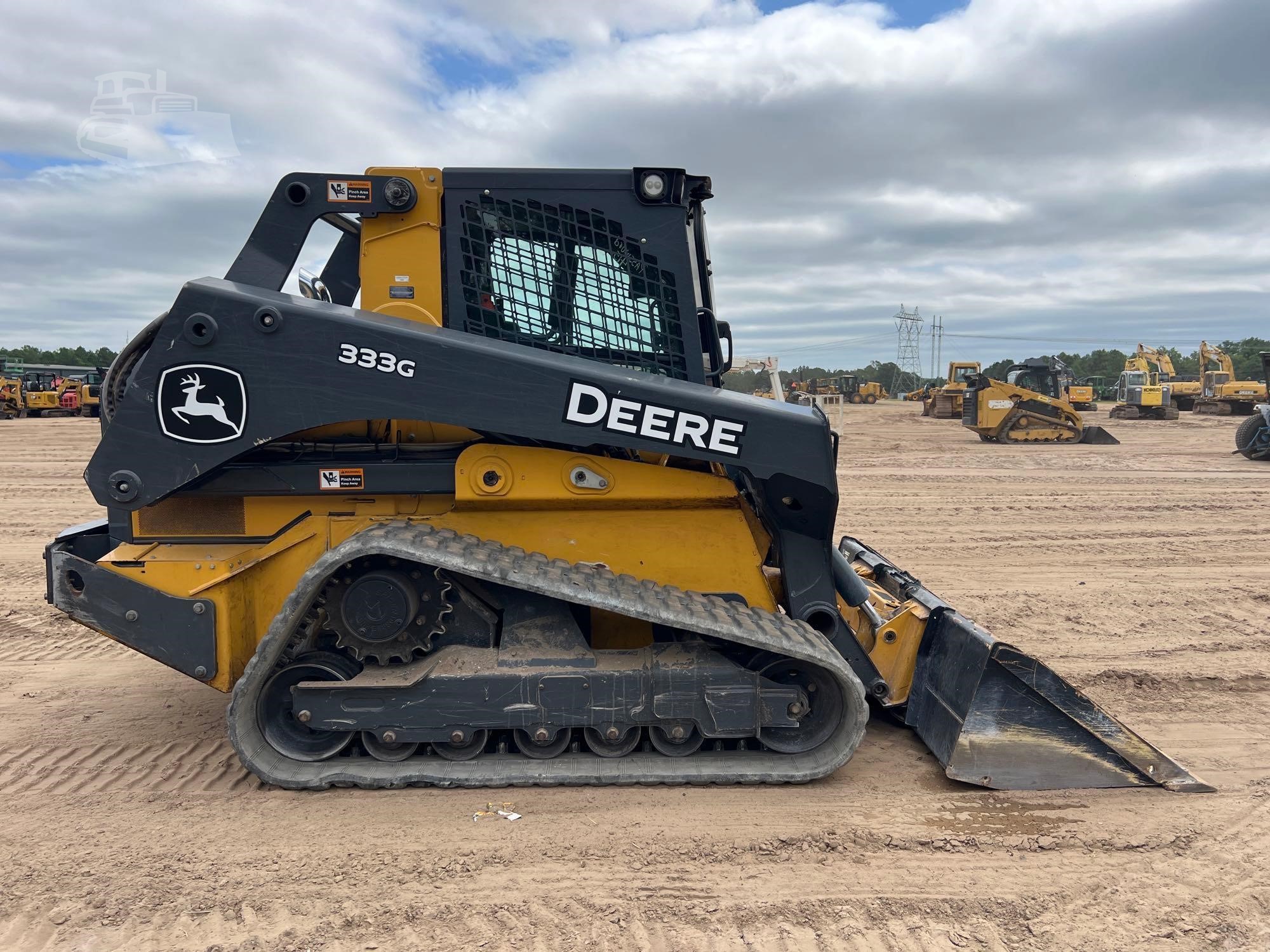 2022 John Deere 333G