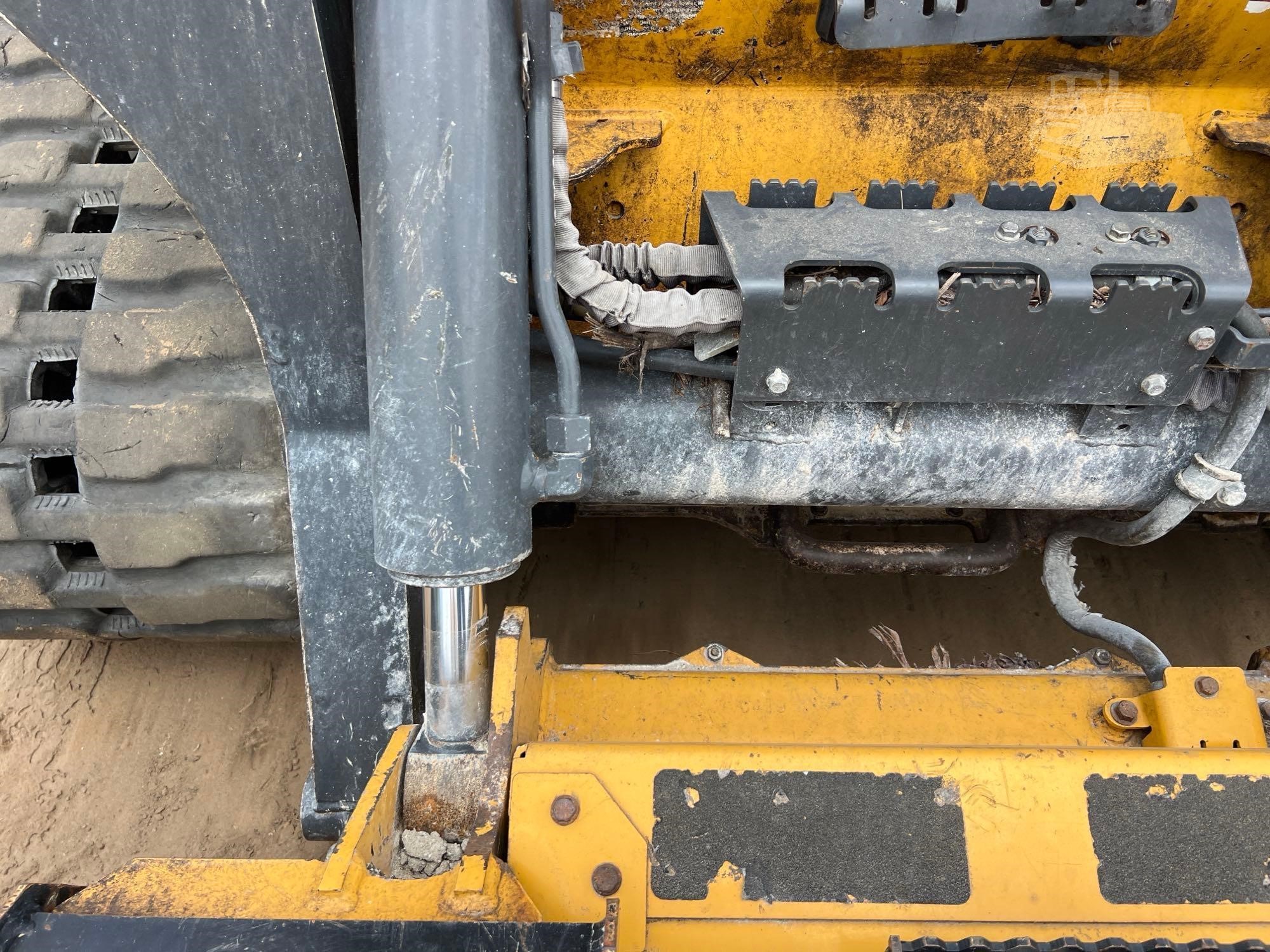 2022 John Deere 333G