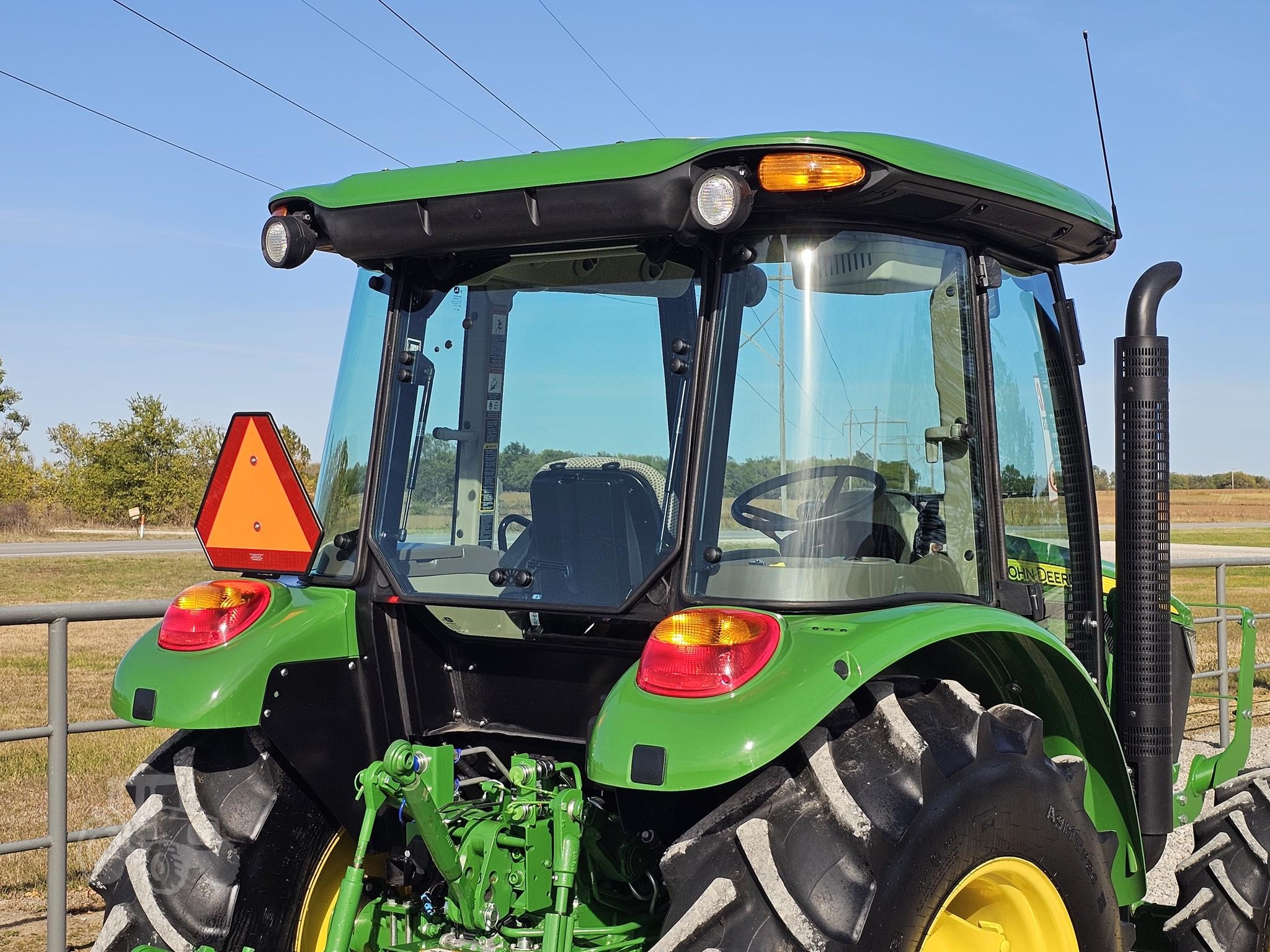 2021 John Deere 5075E