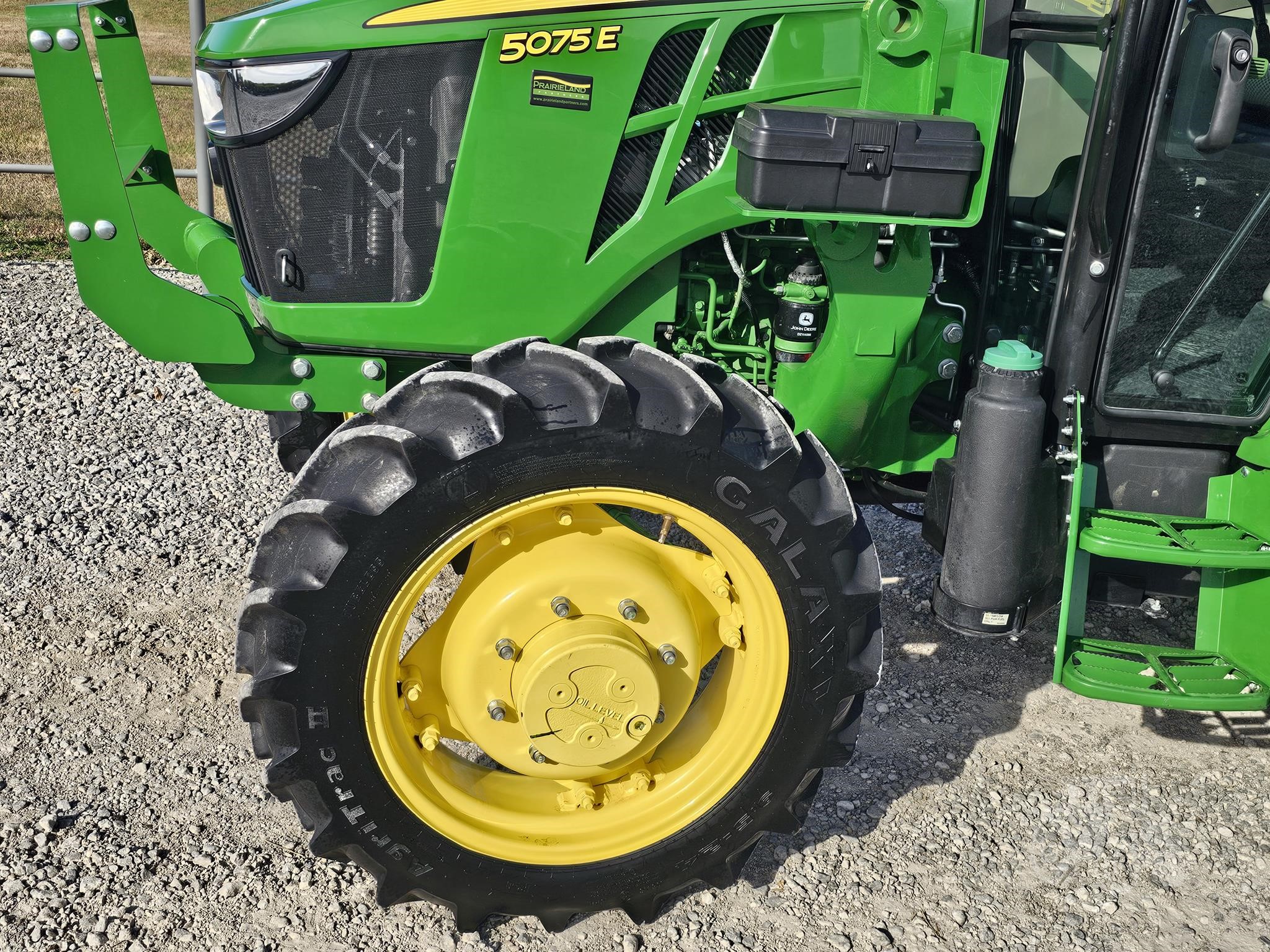 2021 John Deere 5075E