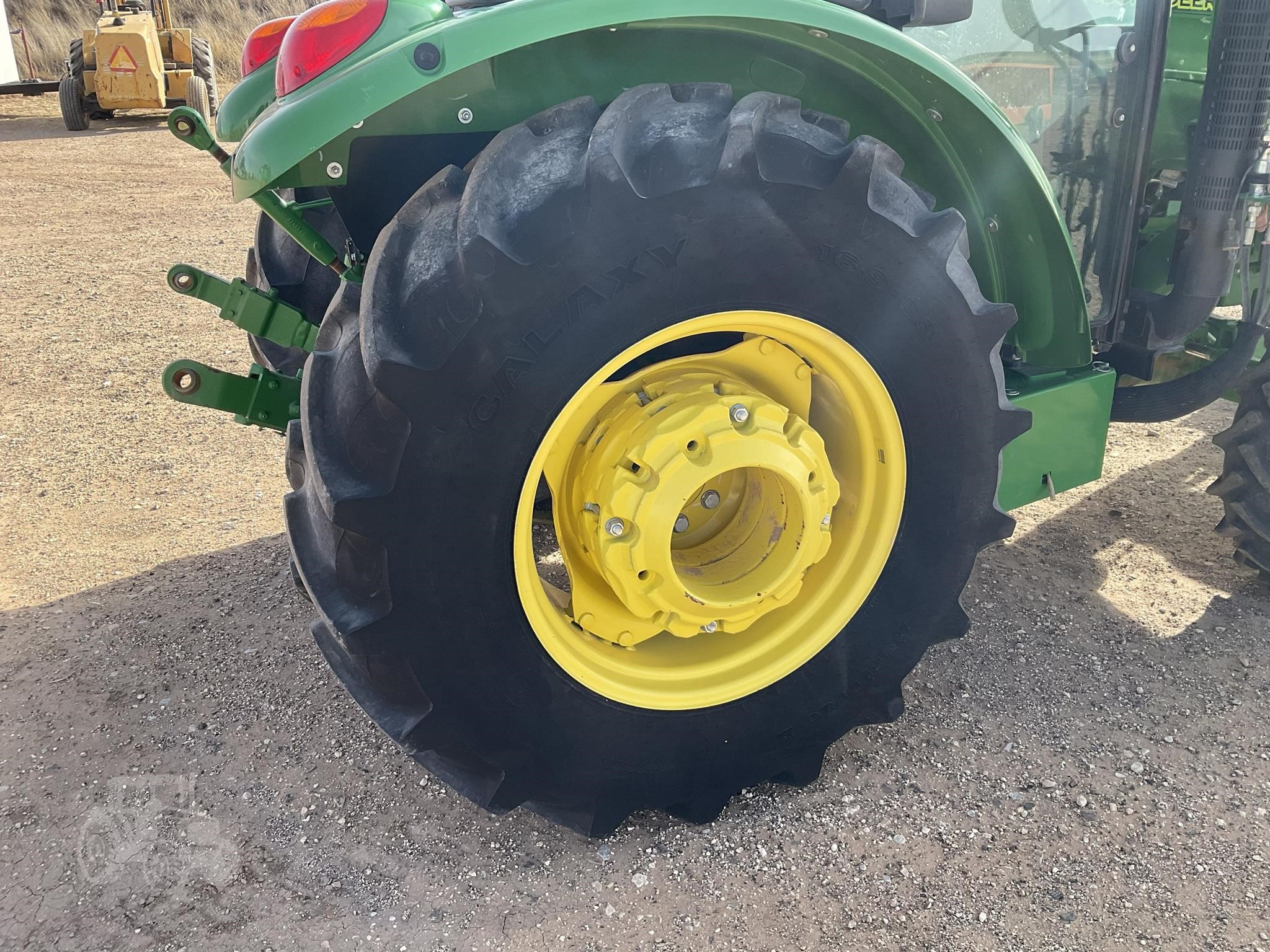 2017 John Deere 5075E