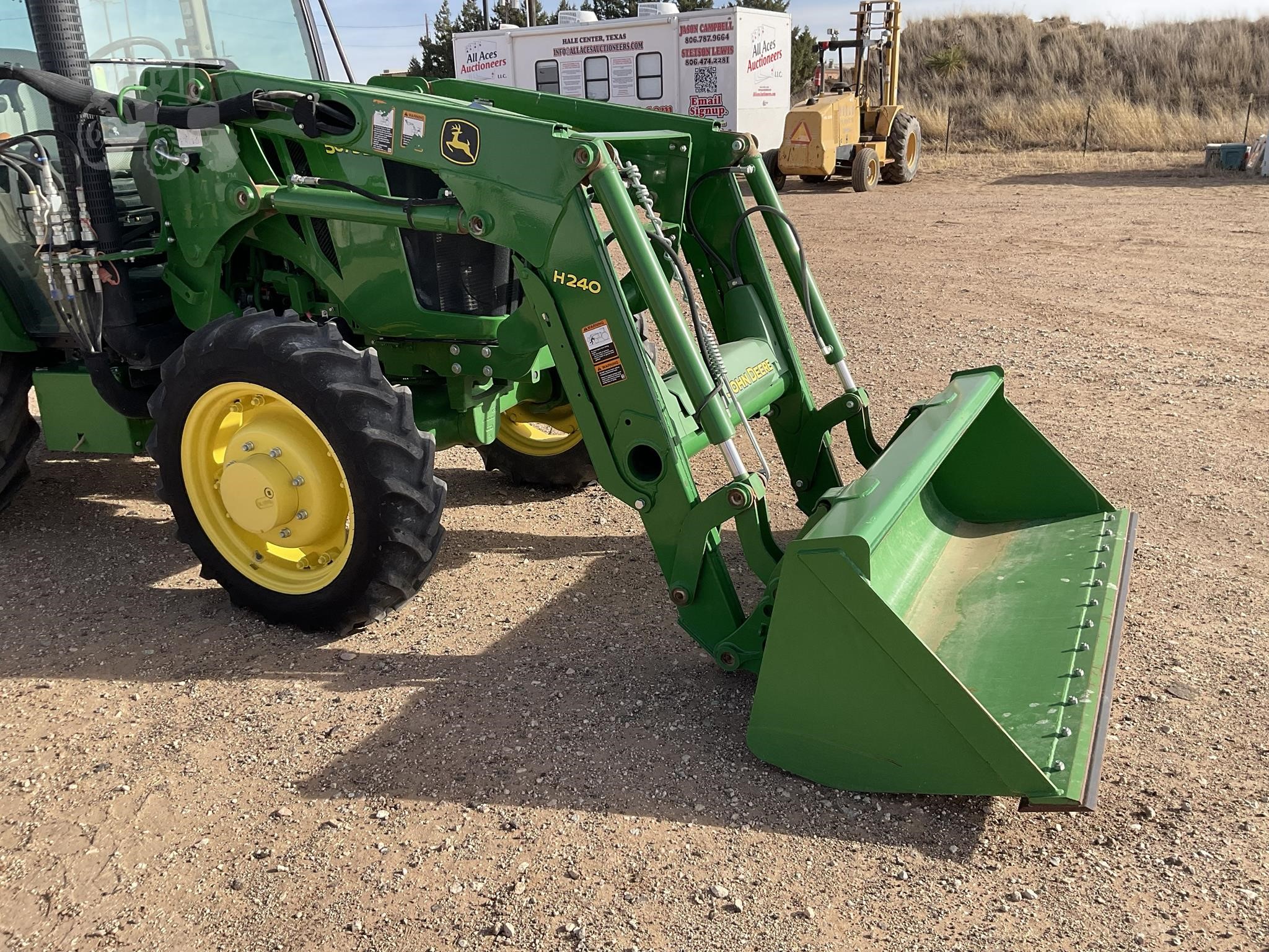 2017 John Deere 5075E