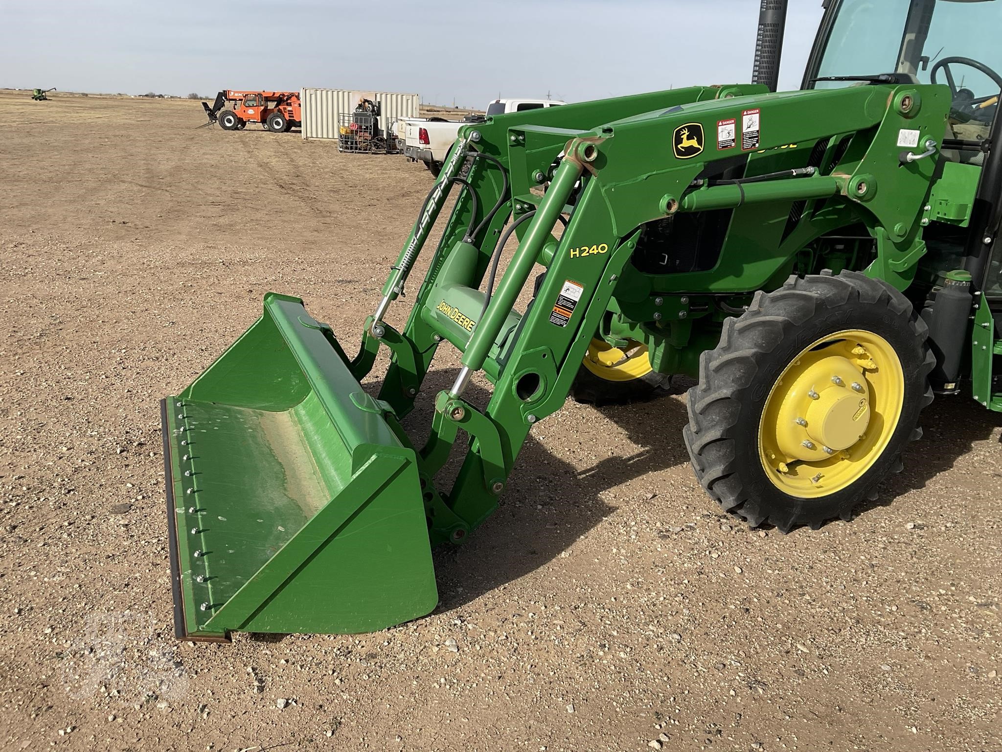 2017 John Deere 5075E