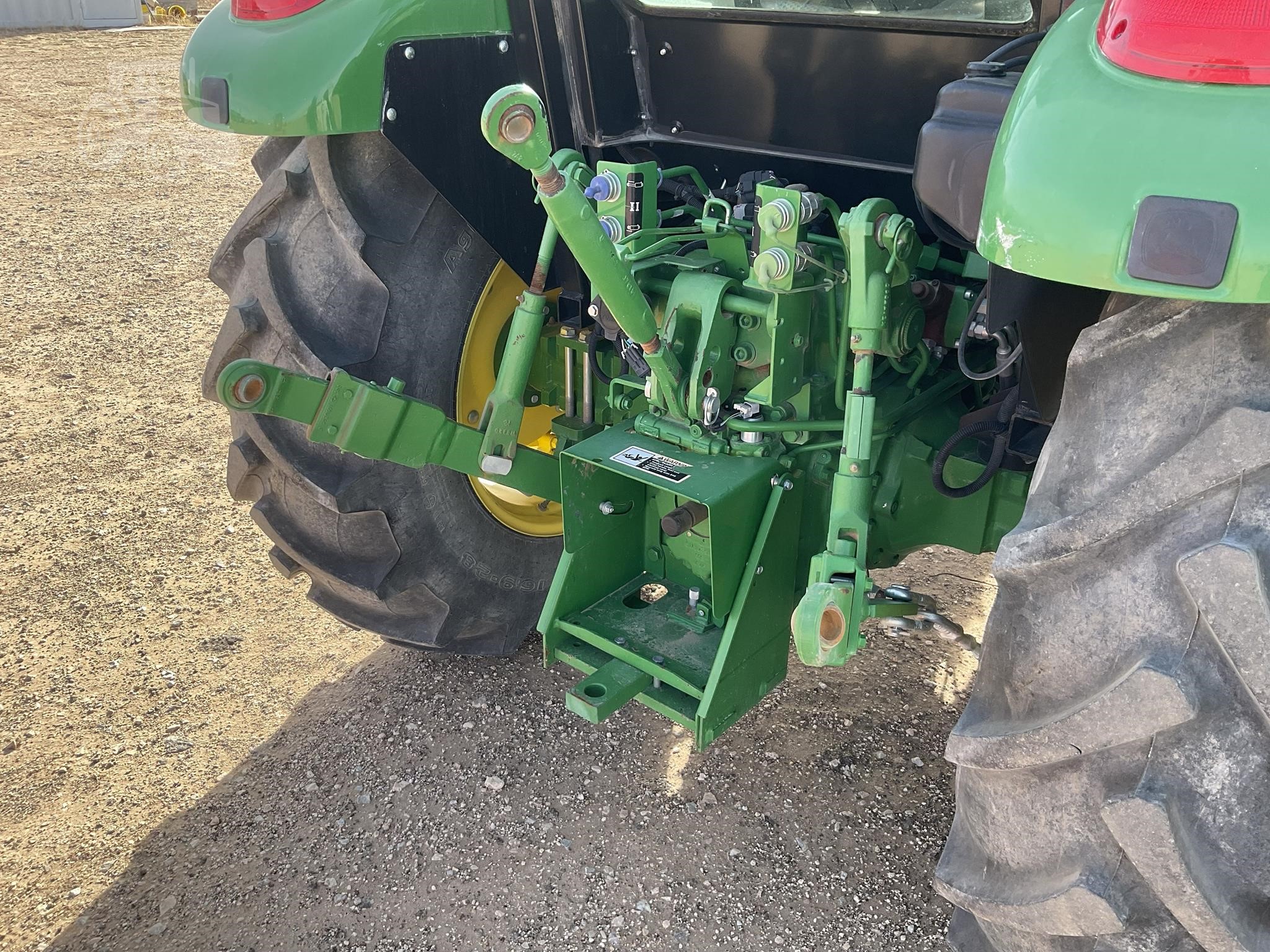 2017 John Deere 5075E