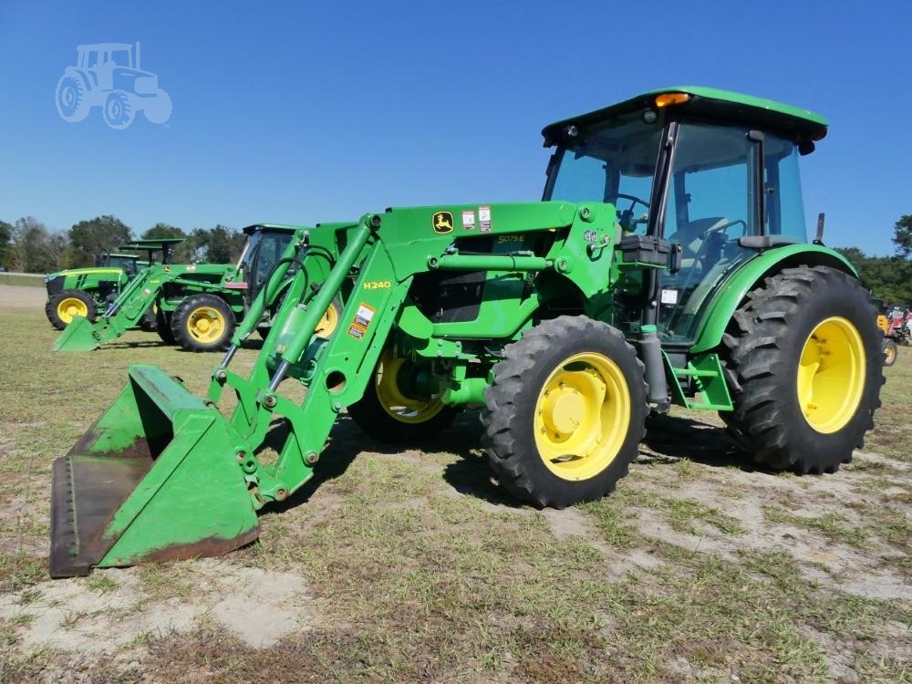 2016 John Deere 2016 John Deere 5075E alt