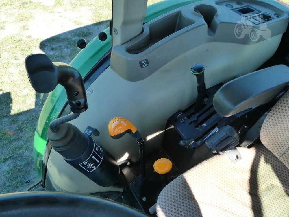 2016 John Deere 5075E