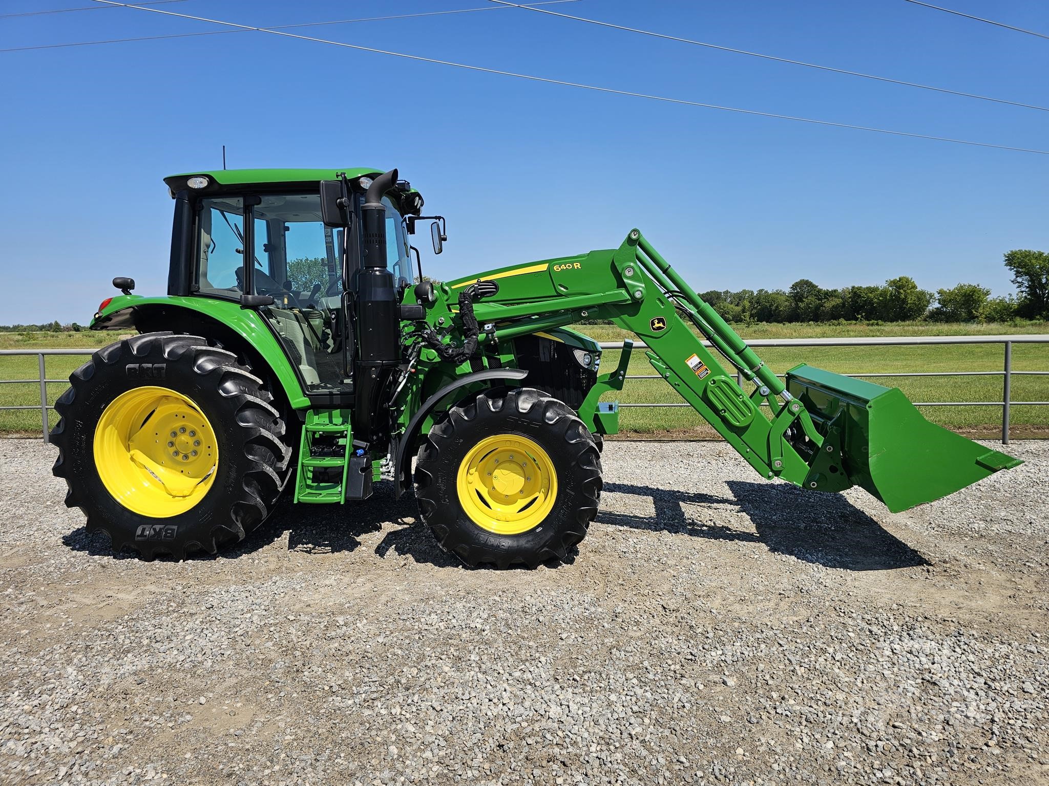2023 John Deere 6120M