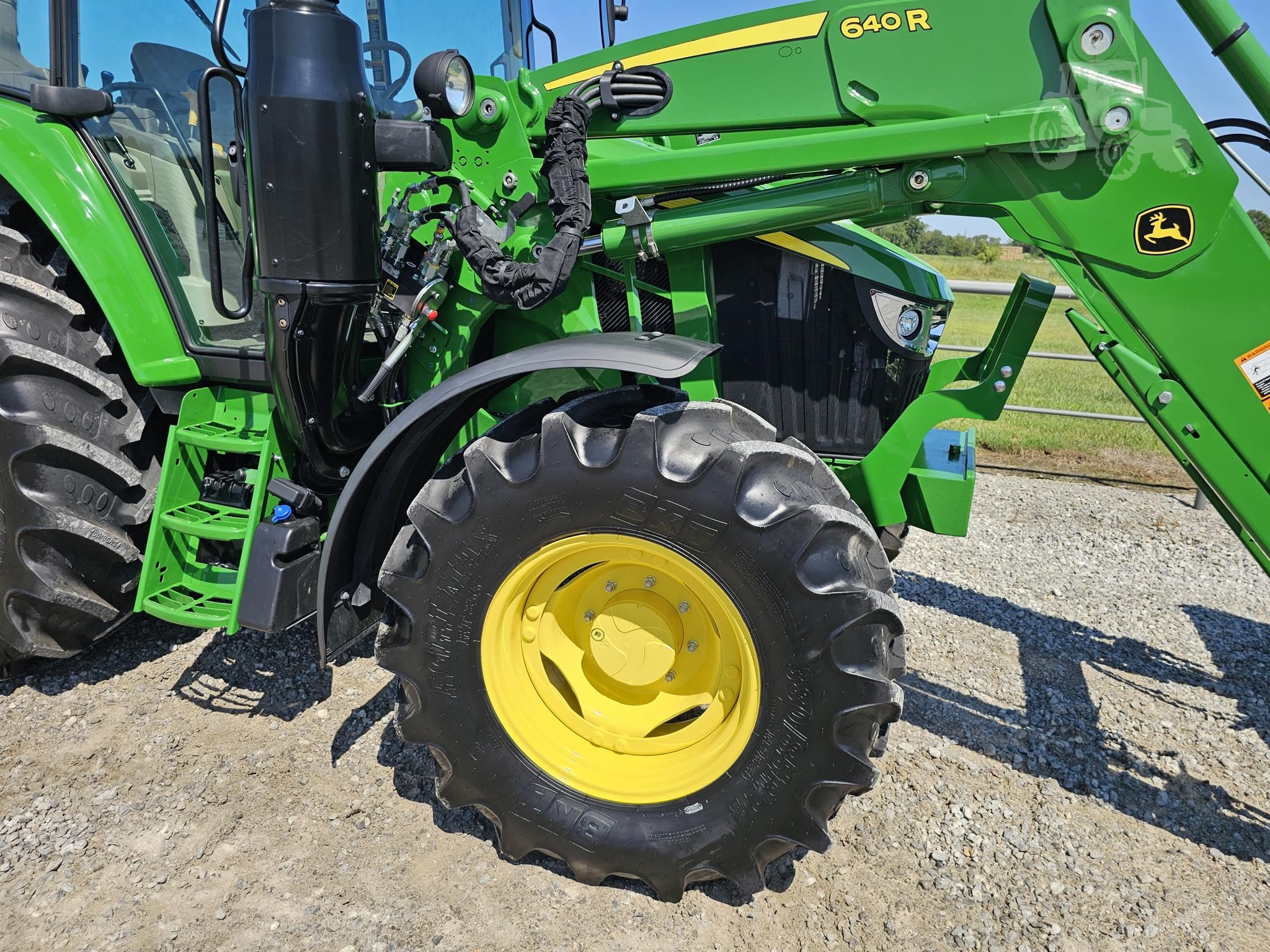 2023 John Deere 6120M