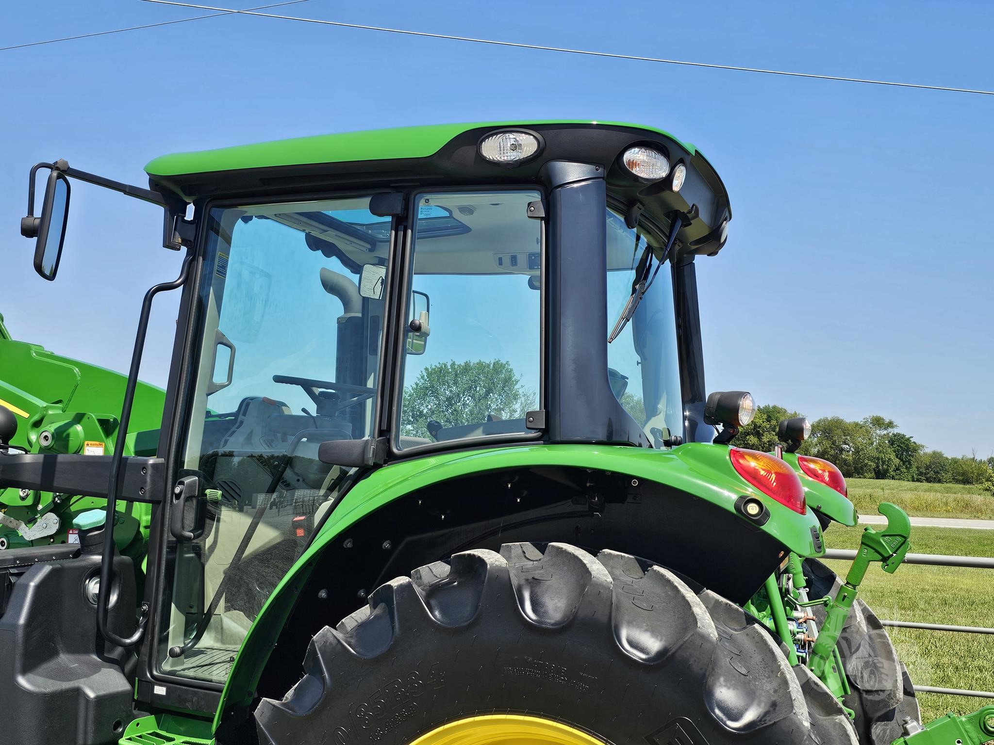 2023 John Deere 6120M