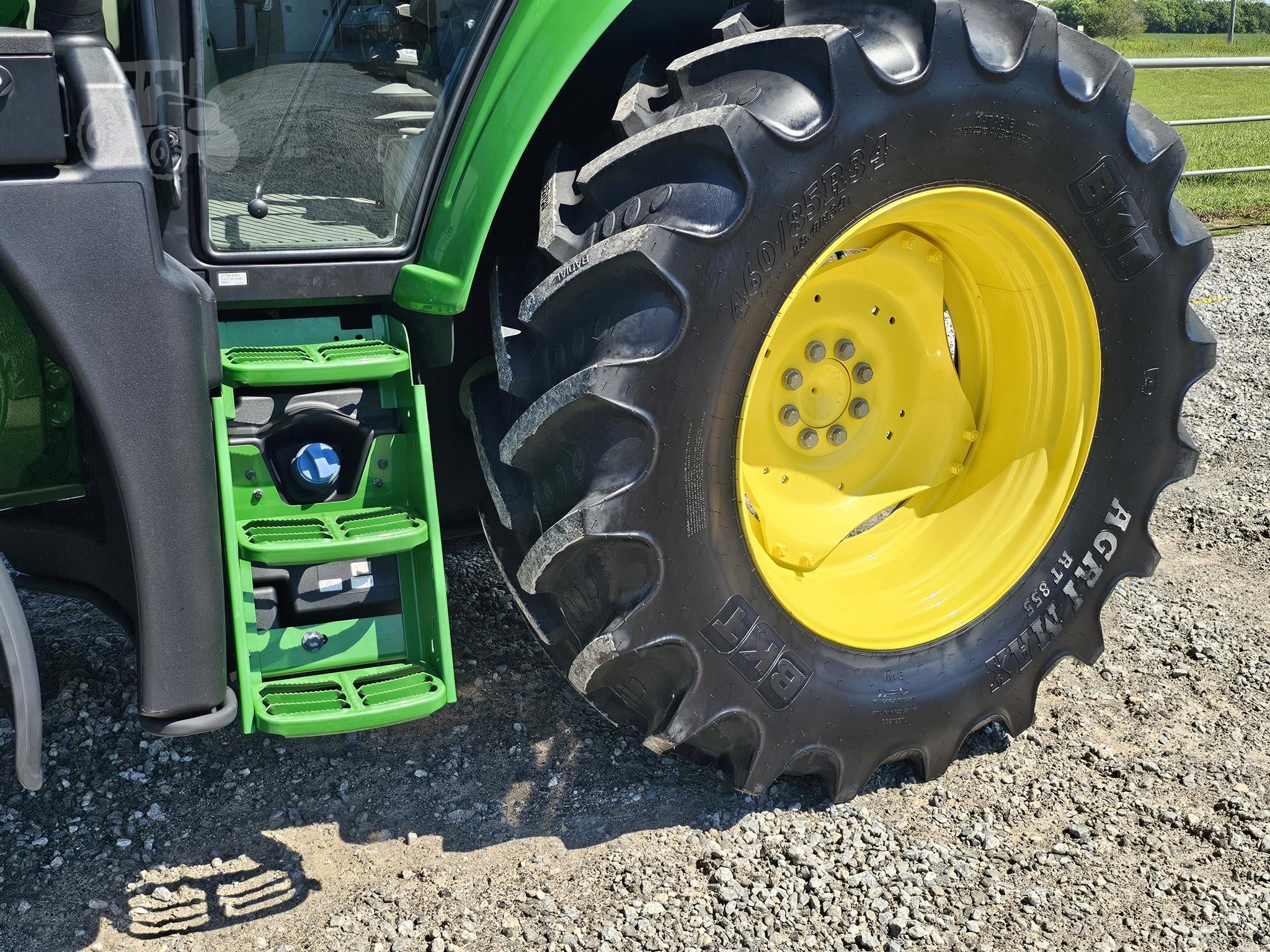 2023 John Deere 6120M
