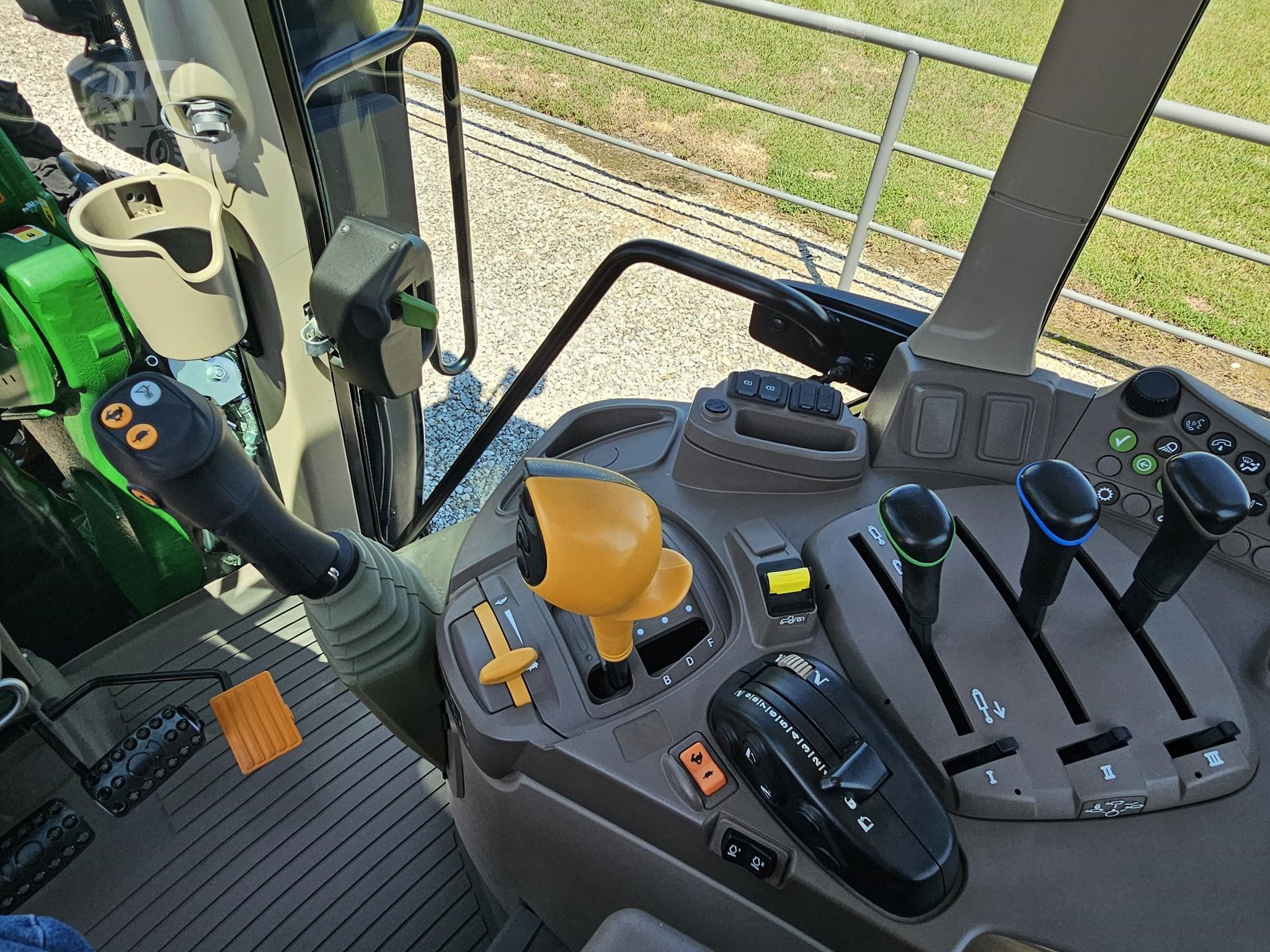2023 John Deere 6120M
