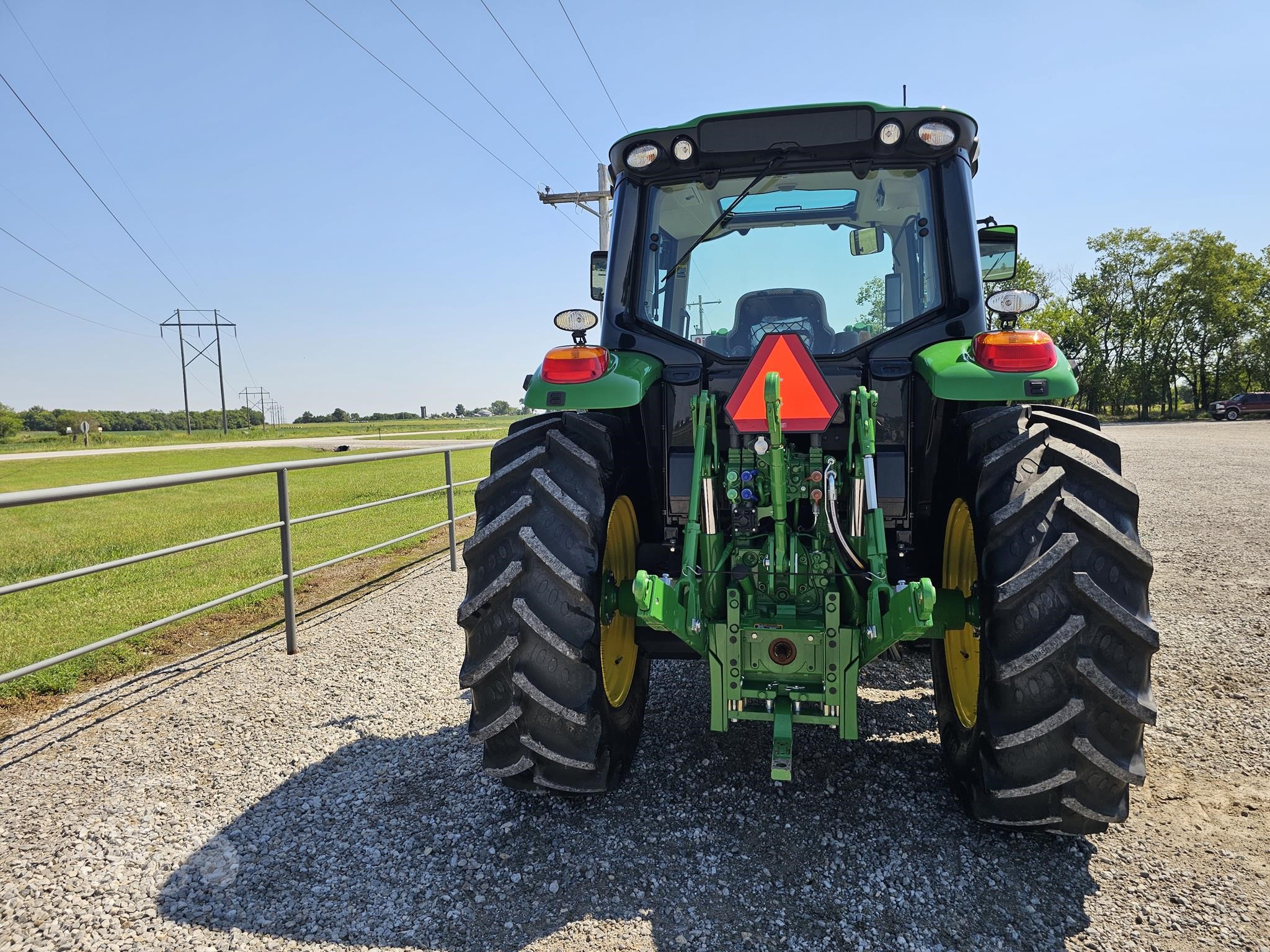 2023 John Deere 6120M