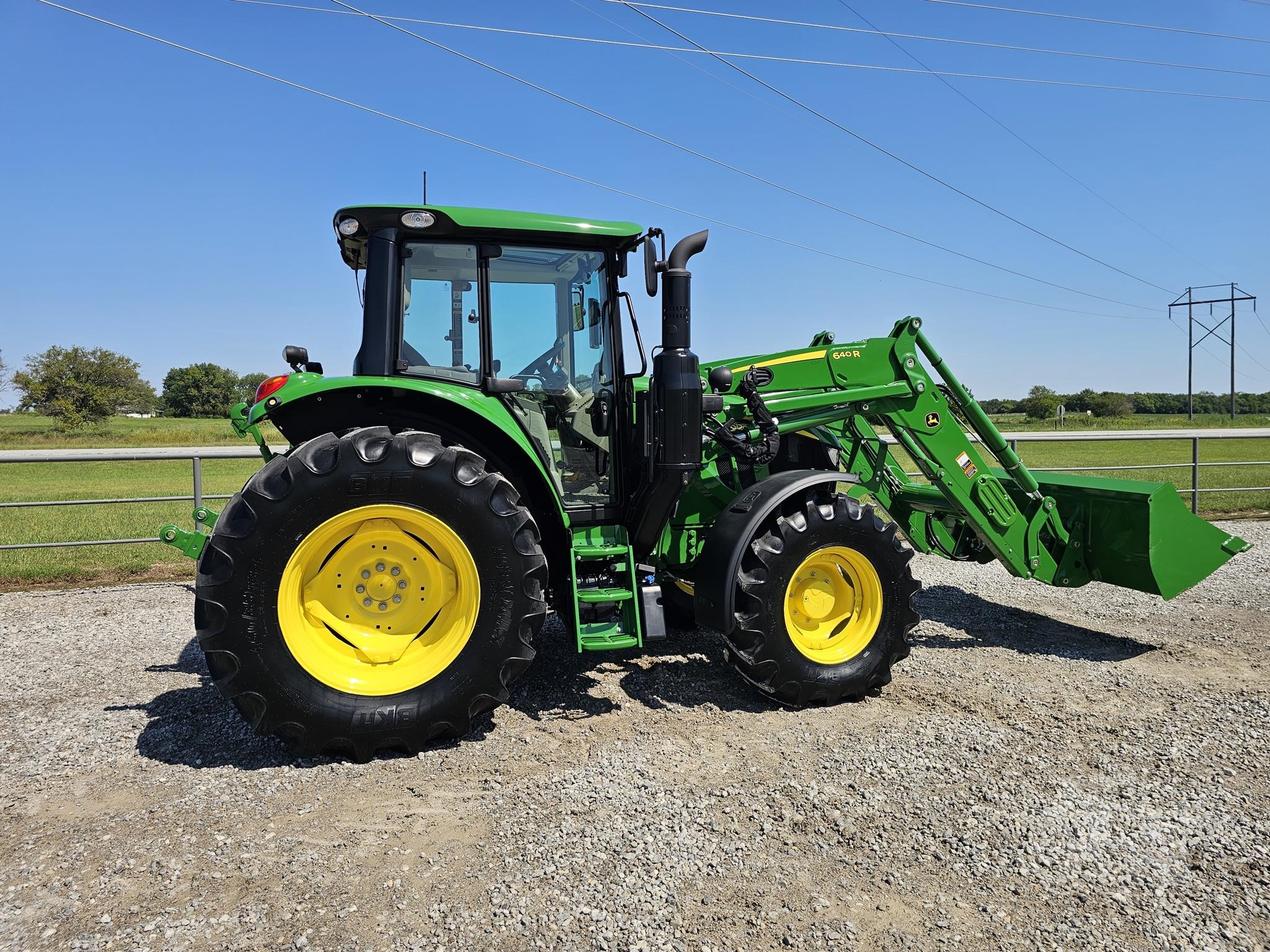 2023 John Deere 6120M