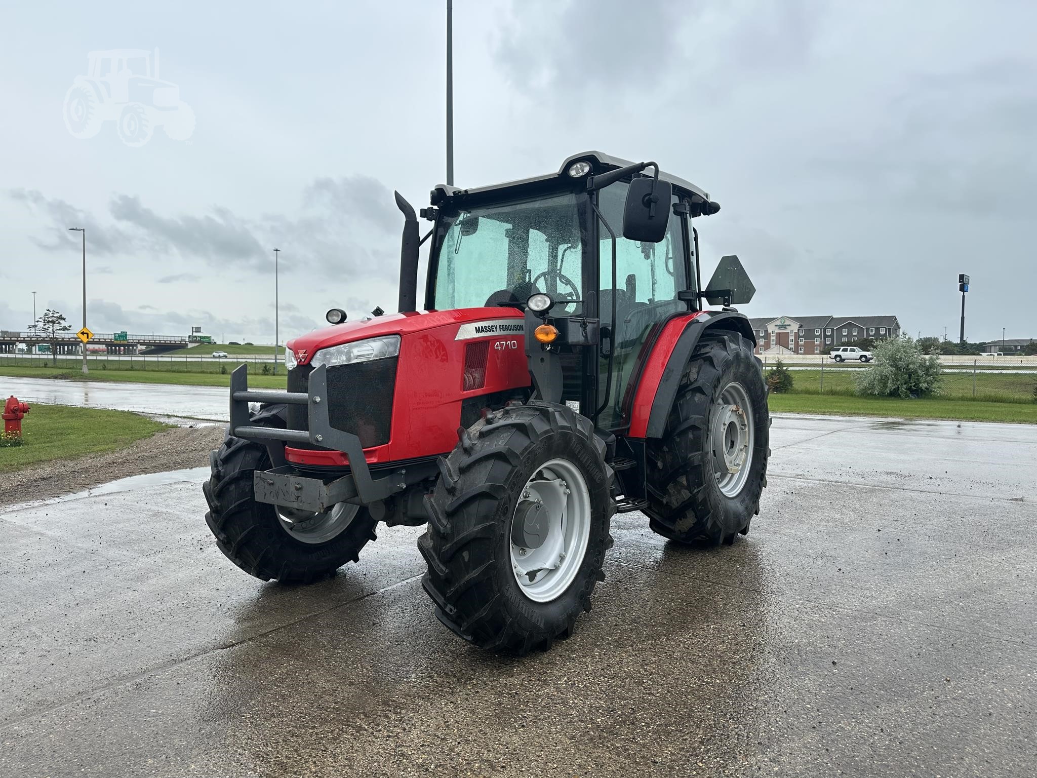 2018 Massey Ferguson 4710 alt